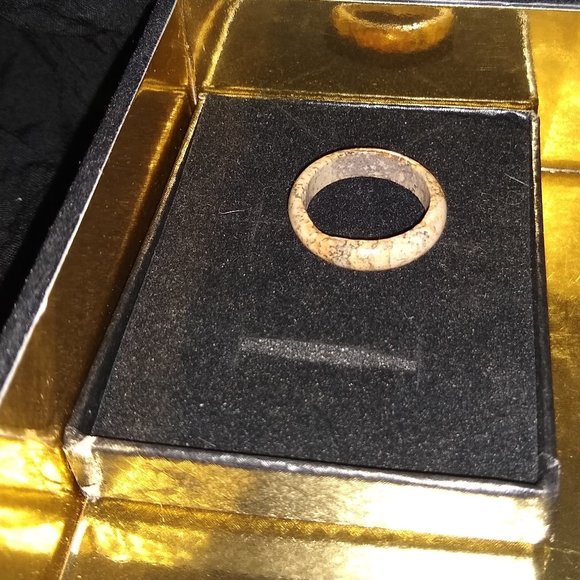 Stone ring - Picture 2 of 3